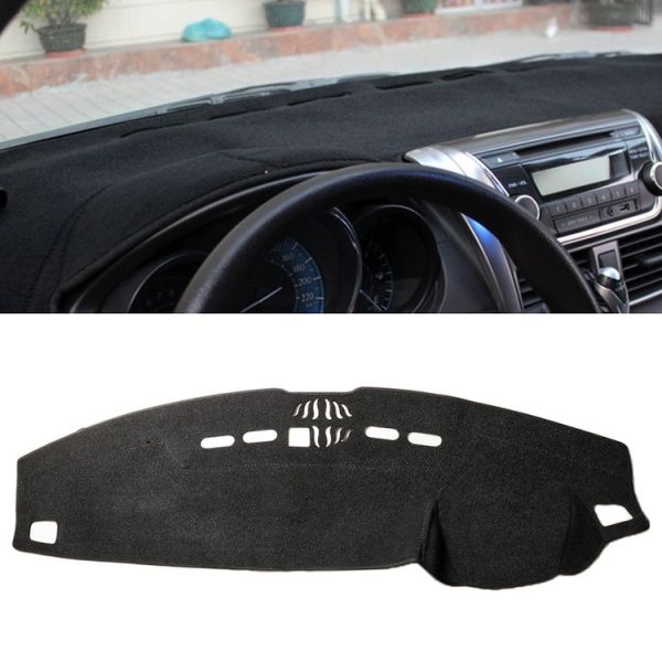 Dark Mat Car Dashboard Cover Car Light Pad Instrument Panel Sunscreen Car Mats for Land Rover Discovery 4, Please note the model and year (Black)