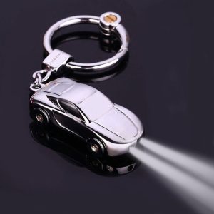Metal Car Shape Decorative Keychain Holder (Random Color Delivery)