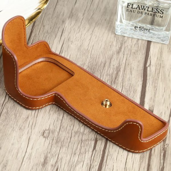 1 / 4 inch Thread PU Leather Camera Half Case Base for Canon EOS 90D (Brown) - Image 2