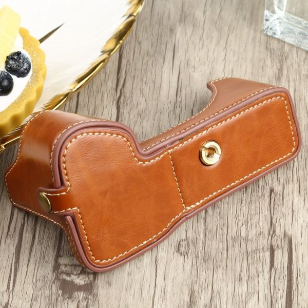1 / 4 inch Thread PU Leather Camera Half Case Base for Sony ILCE-7RM4 / A7RM4 / A7R IV (Brown) - Image 5