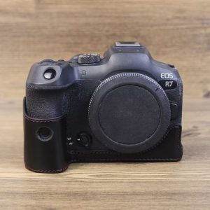 Canon EOS R7 1 / 4 inch Thread PU Leather Camera Half Case Base (Black)
