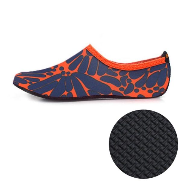 3mm Non-slip Rubber Embossing Texture Sole Figured Diving Shoes and Socks, One Pair, Size: L (Orange)