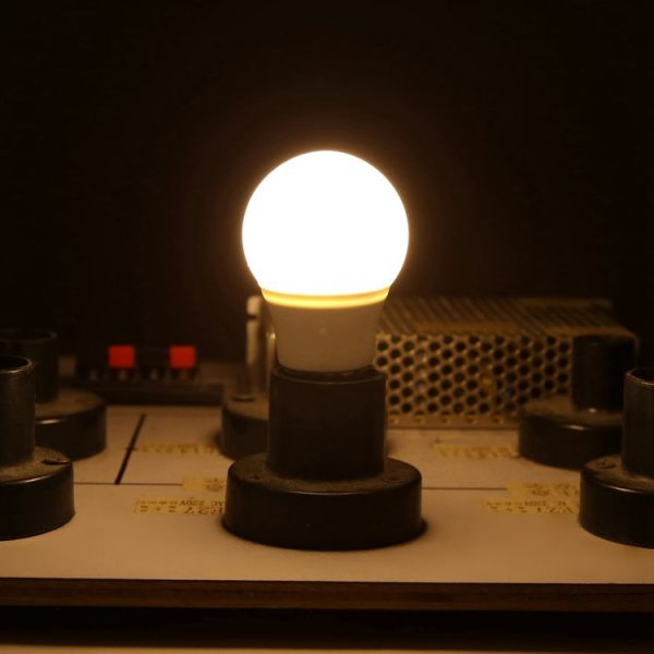 E27 5W 450LM LED Energy-Saving Bulb DC12V (Warm White Light) - Image 4