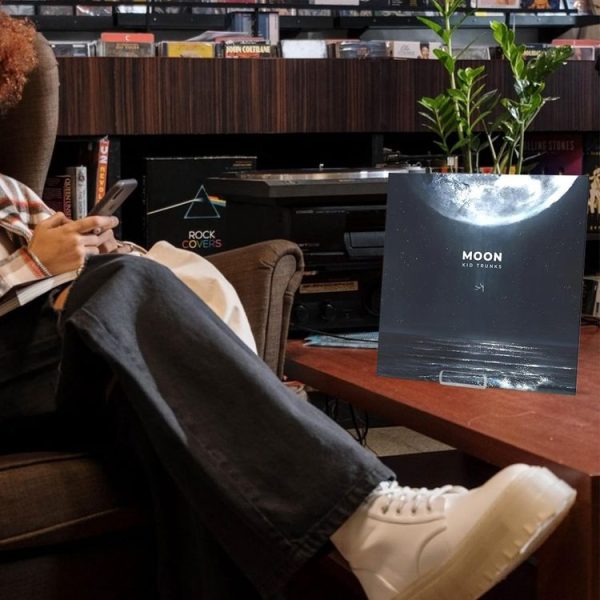 YX109 Acrylic Removable Vinyl Record Stand (Transparent) - Image 4