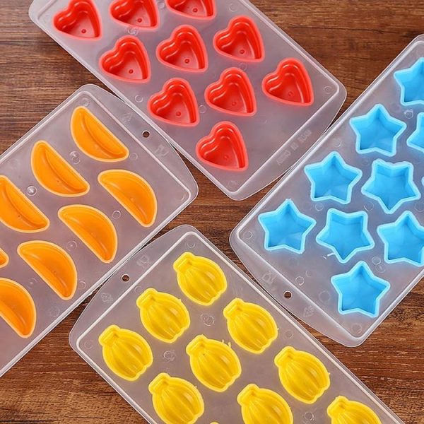 Love Shaped Silicon Ice Cube Tray / Ice Mold Random Color - Image 3