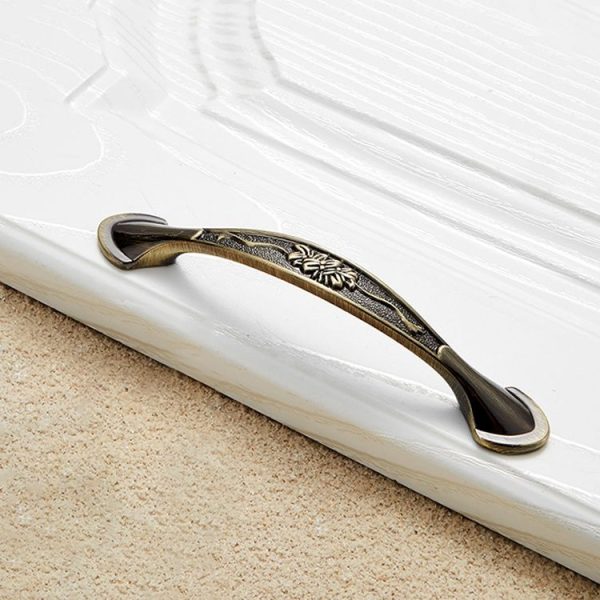 5 PCS 6026A-96 European Style Zinc Alloy Cabinet Wardrobe Drawer Door Handle, Hole Spacing: 96mm (Bronze) - Image 2