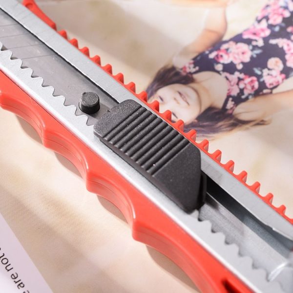 Large Size Utility Knife Paper Cutter with Stainless Steel Blade, Random Color Delivery - Image 5