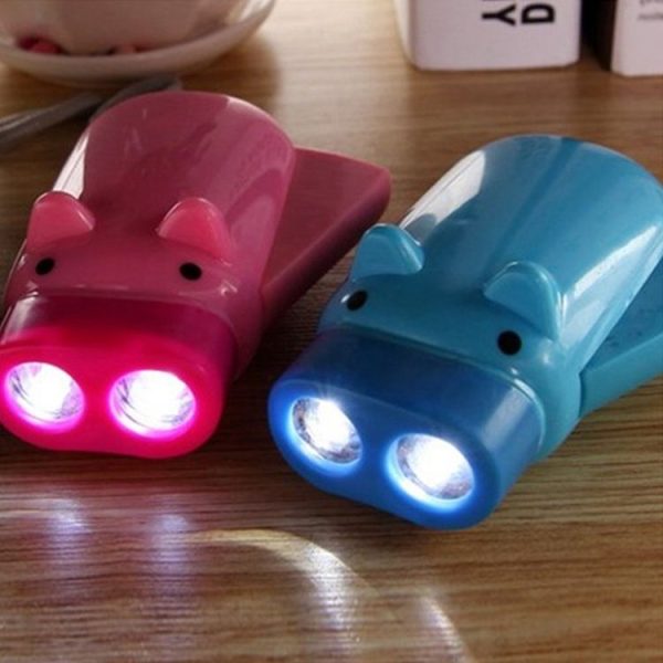 3 PCS Hand Press Powered Cartoon Pig Shaped Flashlight, Emergency LED, 2 Lights, with Strap, Random Color Delivery - Image 6