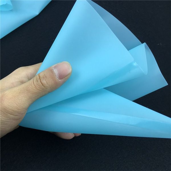 4 in 1 Silicone Icing Piping Cream Pastry Bag Nozzle DIY Cake Decorating Tools Set (EVA Bag White 4 Mixed) - Image 6
