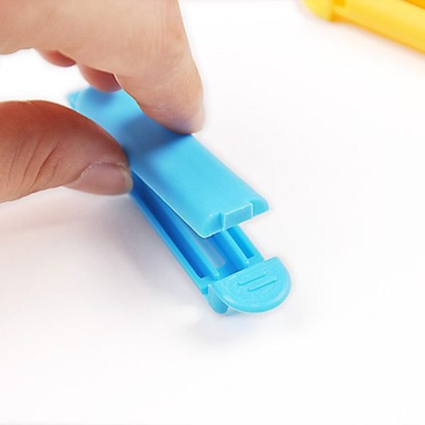 Household Travel Snack Storage Bag Plastic Sealing Clip, Color Delivery Randomly - Image 4