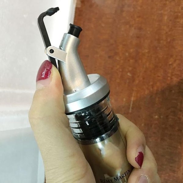 NE807 2 PCS Professional Sealed Oil Plug Oil Tank Leakproof Kitchen Cooking Tools - Image 4