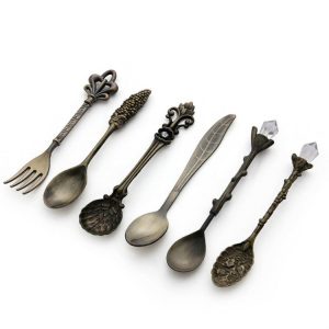 6pcs / Set Vintage Mini Coffee Spoons Suit Royal Style Metal Carved Coffee Fruit Cutler Dessert Flatware Kitchen Tools Antique Bronze(With Antique Fork)