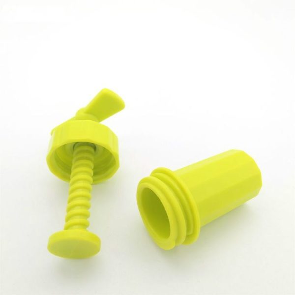 3 PCS Kitchen Ginger Garlic Manual Press Twist Cutter Crusher Cooking Tool Plastic Garlic Presses Blenders Peeler (Green) - Image 4