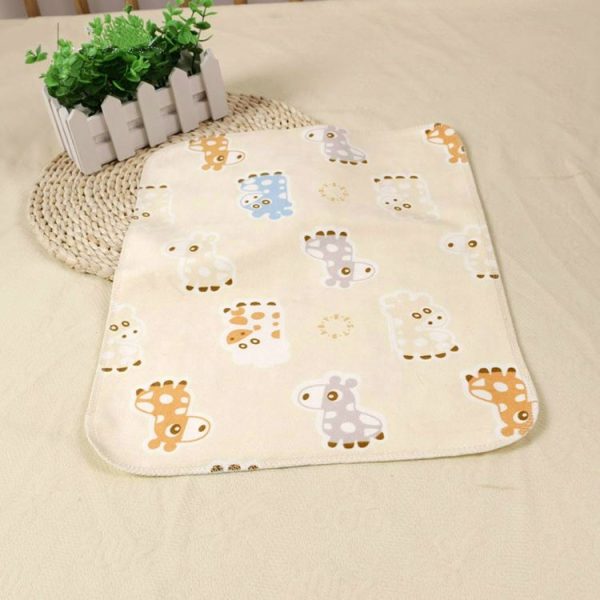 Baby Insulation Pad Waterproof Washable Crystal Velvet Insulation Pad Pattern Random (Yellow)