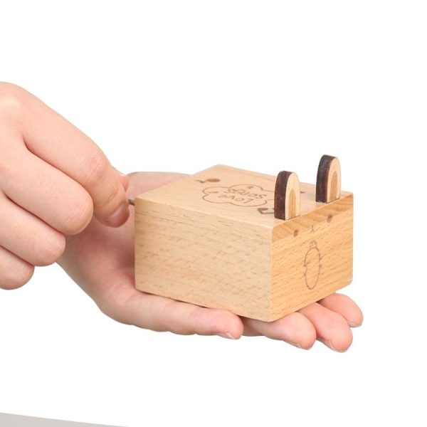 Wooden Creative Hand Shake Music Box Music Children Birthday Gift Student Gift (Kitten) - Image 3
