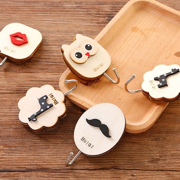 Wooden Cartoon Dream Catcher Rack Hook, Style Random Delivery - Image 3