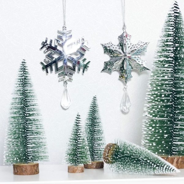 2 PCS Christmas Creative Hollowed Iron Pendant Accessories Scene Decoration (Snowflake) - Image 3