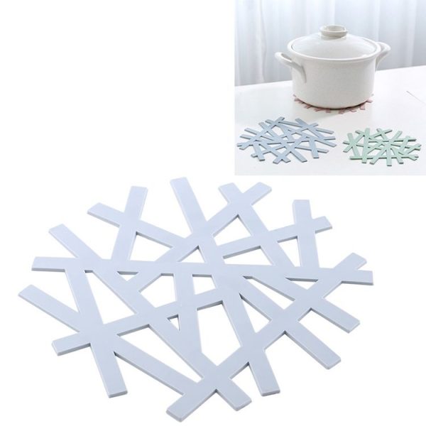 PP Mat Silicone Placemat Coaster Flower Design Kitchen Household Hollow Casserole Pad, Size: M (Blue)