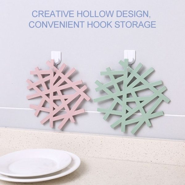 PP Mat Silicone Placemat Coaster Flower Design Kitchen Household Hollow Casserole Pad, Size: M (Blue) - Image 4