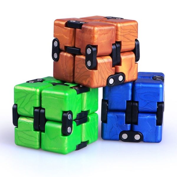 Creative Decompression Puzzle Smooth Fun Infinite Magic Cube Toy (Gold) - Image 3