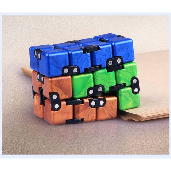 Creative Decompression Puzzle Smooth Fun Infinite Magic Cube Toy (Gold) - Image 4