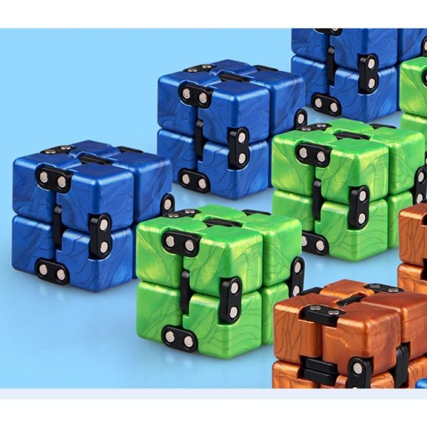 Creative Decompression Puzzle Smooth Fun Infinite Magic Cube Toy (Gold) - Image 7