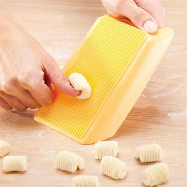 Plastic Pasta Macaroni Board Spaghetti Maker Rolling Pin Mold Kitchen Tool (Yellow) - Image 6