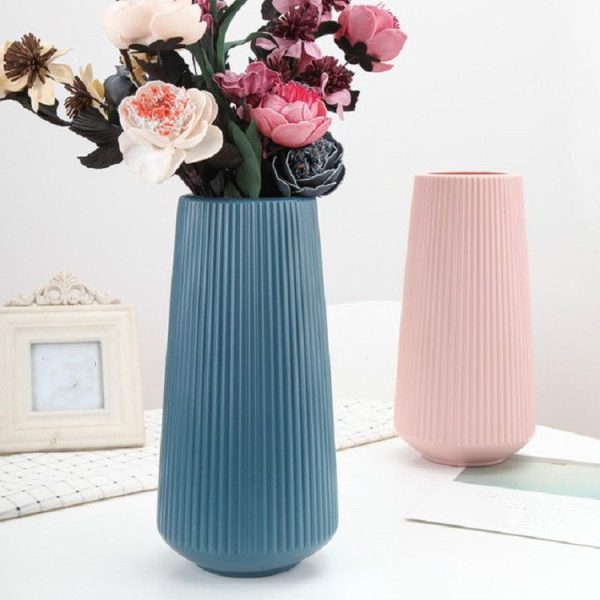 Simple Plastic Vase Dry and Wet Flower Arrangement Container (Green) - Image 4