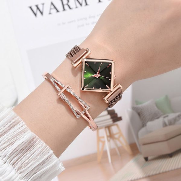 Ladies Diamond Dial Quartz Watch, Colour: Rose Gold Green + Bracelet - Image 2
