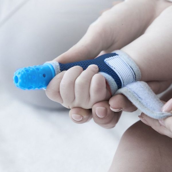 ZT001 Baby Silicone Molar Finger Cots Children Anti-Bite Hand Breathable Thumb Cots Teether Maternal And Baby Products (Blue Transparent) - Image 4