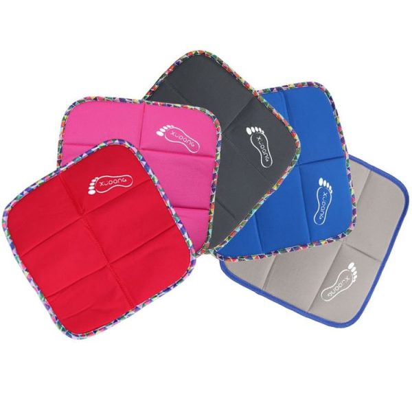 Outdoor Travel Small Cushion Folding Thickening Portable Single Wild Park Picnic Mat Beach Moisture-Proof Mat (Crimson) - Image 5