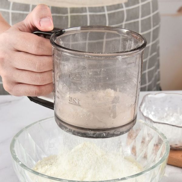 Convenient Hand-Held Flour Sieve Icing Sugar Sieve Baking Tool (Brown) - Image 9