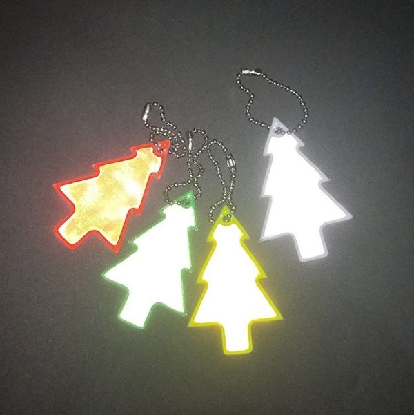 15 PCS Christmas Tree Style PVC Reflective Pendant Outdoor Night Traffic Safety Reflective Keychain Random Colour Delivery (6.5x4.5cm) - Image 4