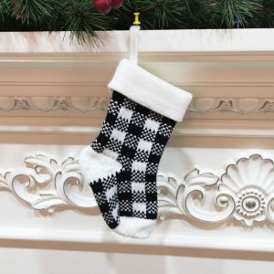 Knitted Christmas Stocking Decoration Pendant Child Acrylic Candy Gift Bag (White)