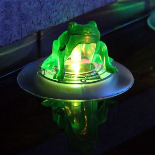 Outdoor Solar Water Floating Light Colorful Pond Decorative Lamp (Frog)