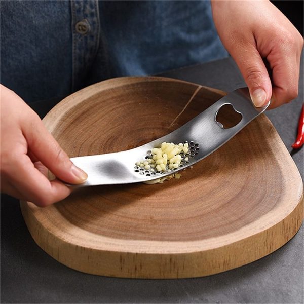 430 Stainless Steel Boat Shaped Garlic Grinder Manual Garlic Press Tools Kitchen Gadgets (Style 1) - Image 5