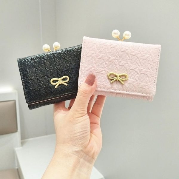 Ruched Textured Bow Pearl Clip Tri-Fold Short Wallet (Black) - Image 4