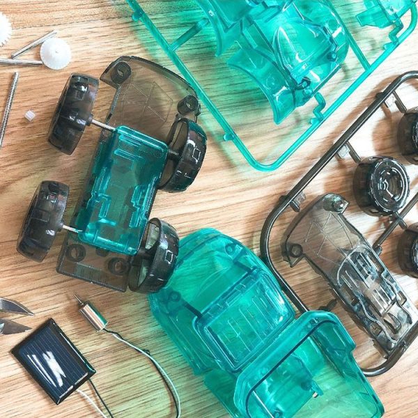 DIY Solar Toys Assembled Engineering Vehicle Model Educational Toy (Random Type Delivery) - Image 6