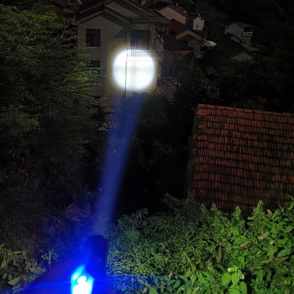 XHP50 Lamp Bead Super Bright LED Flashlight Telescopic Zoom Waterproof Torch With Lampshade - Image 9