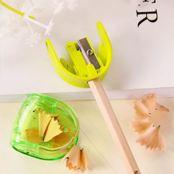 Deli 0578 Mini Cute Non-slip Pencil Sharpener Children Pencil Sharpener (Random Color Delivery) - Image 2