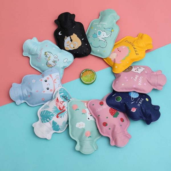 Small 17x11cm Cartoon Water Filled Hot Water Bag Mini High Density PVC Winter Warm Water Bag, Style and Color Random Delivery - Image 2