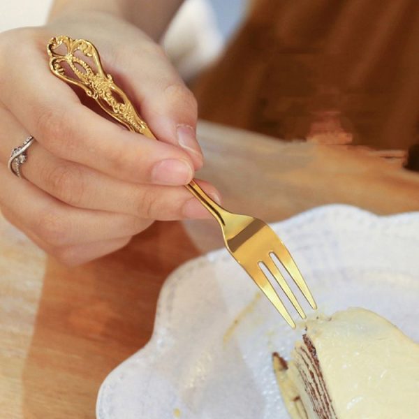 2pcs / Pack Retro Openwork Carved Dessert Spoon Fork Set Engraved Cutlery Gift Box, Style: Pink Box (Silver) - Image 7