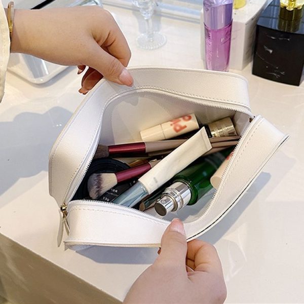 Transparent Large Capacity Cosmetic Storage Bag Portable Multifunctional Clutch (White) - Image 7
