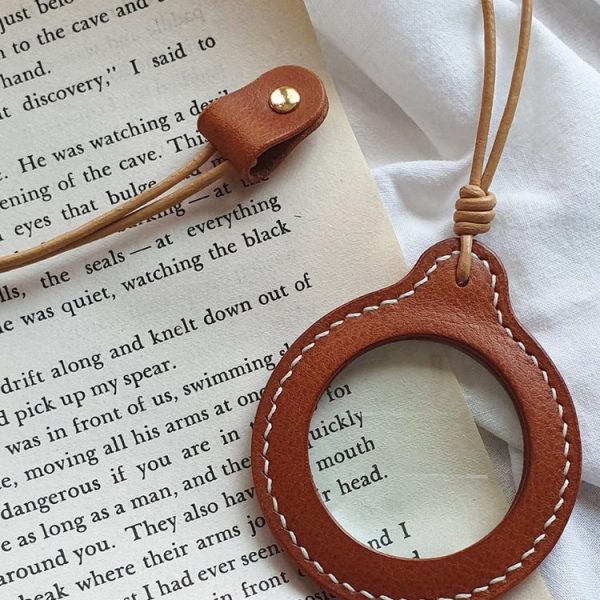 3X Adjustable Hanging Magnifier Portable Elderly Magnifying Glass with Leather Case (Coffee) - Image 4