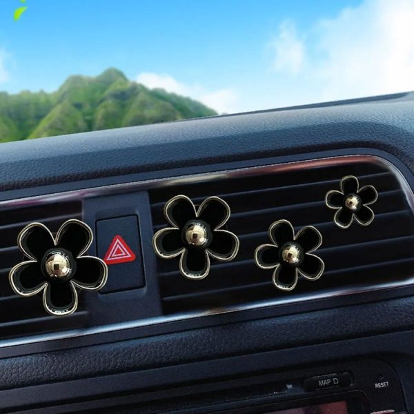 4pcs / set Small Chrysanthemum Perfume Alloy Jewelry Car Air Outlet Decoration Clip, Color: White - Image 5