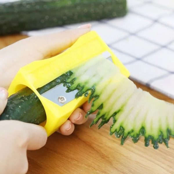 Manual Cutter Cucumber Slicer Facial Beauty Cucumber Pencil Sharpener Mask Maker (Random Color) - Image 3