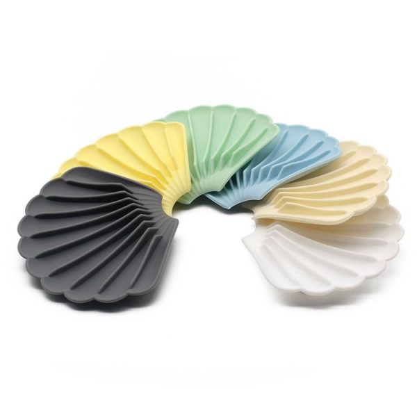 15x12.5x1.5cm Drainable Silicone Soap Box No Hole Deflector Soap Dish Shell Shape Non-Slip Soap Holder (White) - Image 3