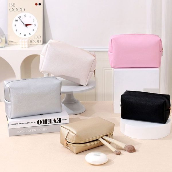 Simple Travel Large Capacity Cosmetic Bag Lipstick Toiletries Storage Bag, Color: Small Silver - Image 4