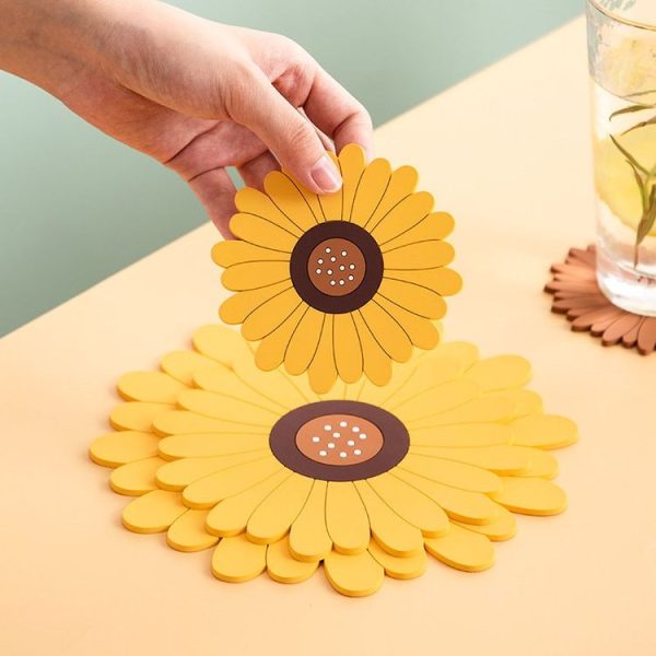 Silicone Heat Insulation Table Mat Anti-scald Placemat Heat-resistant Pot Pad Coaster, Size: Small (Yellow) - Image 3