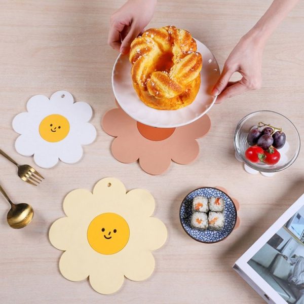 Sunflower Cute PVC Heat Insulation Mat Household High Temperature Resistant Table Pad, Style: Yellow Small - Image 8